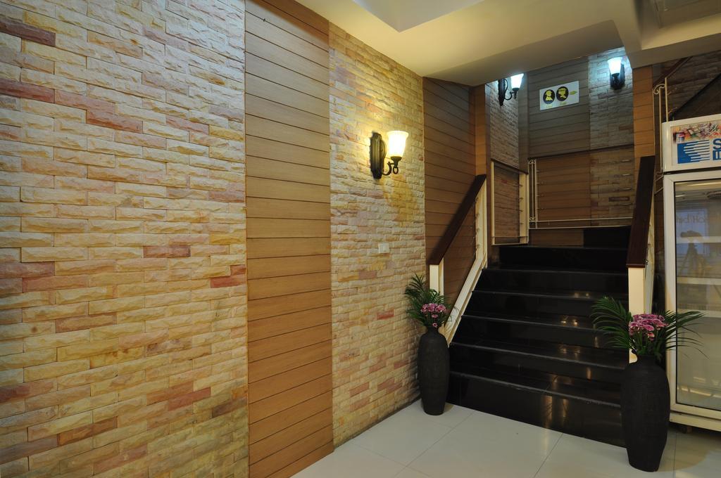Orchid Hostel Bangkok Exterior photo