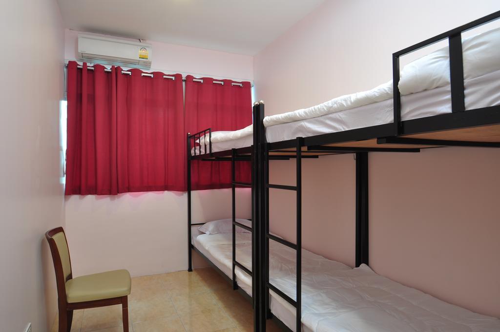 Orchid Hostel Bangkok Exterior photo
