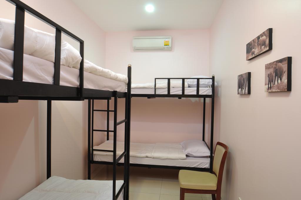 Orchid Hostel Bangkok Exterior photo