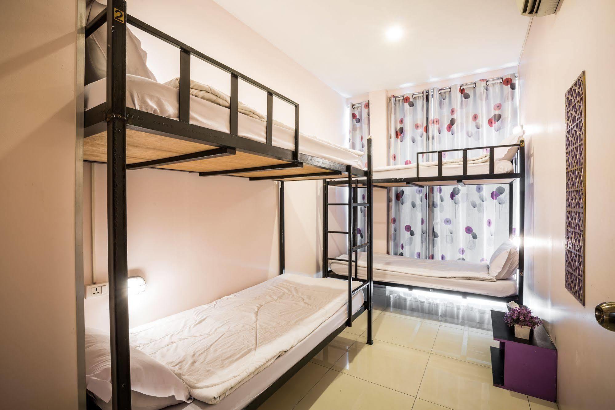 Orchid Hostel Bangkok Exterior photo