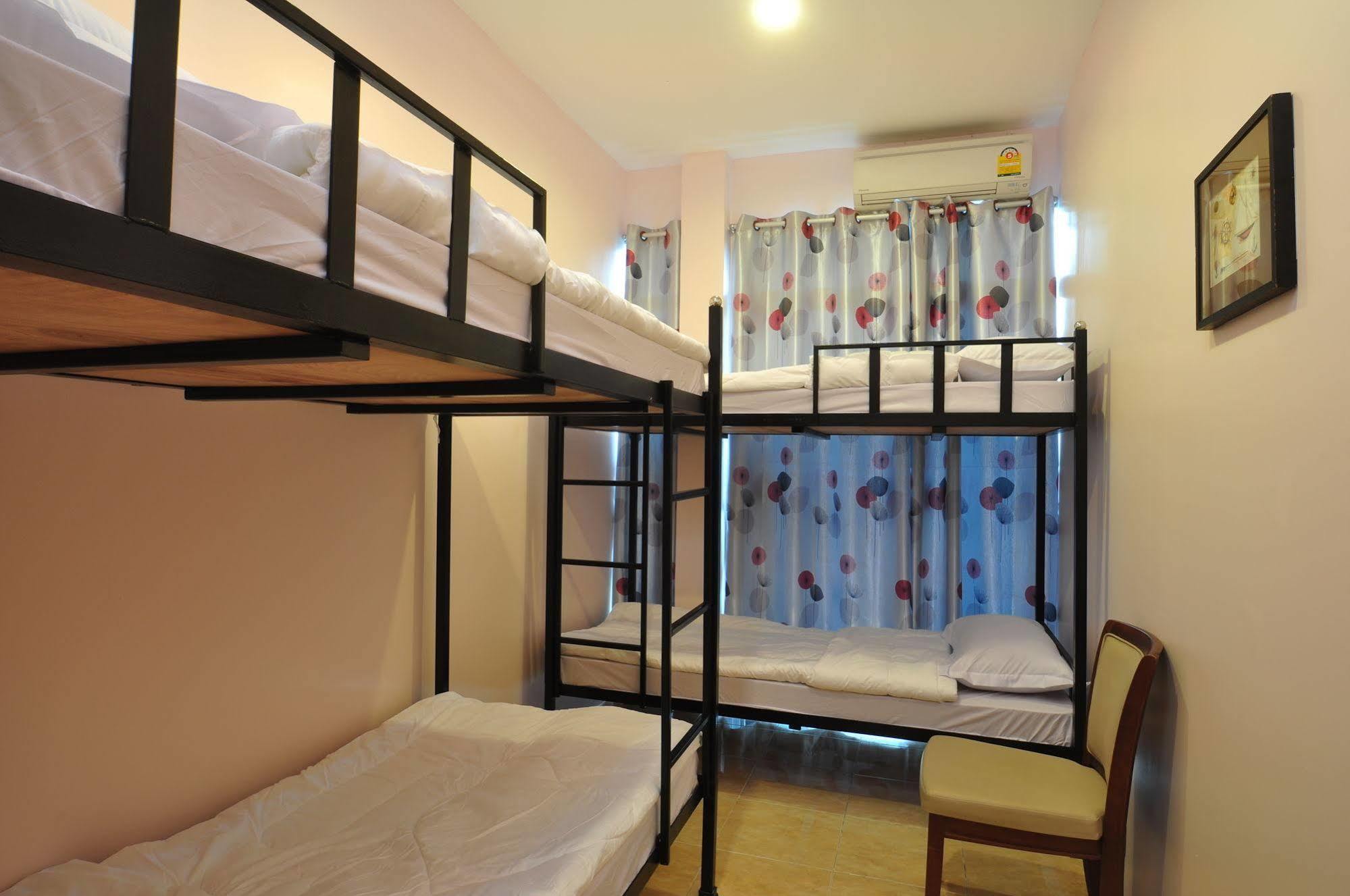 Orchid Hostel Bangkok Exterior photo