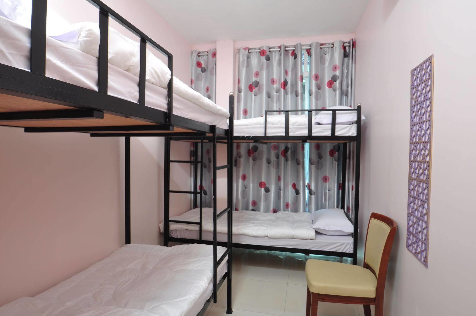 Orchid Hostel Bangkok Exterior photo